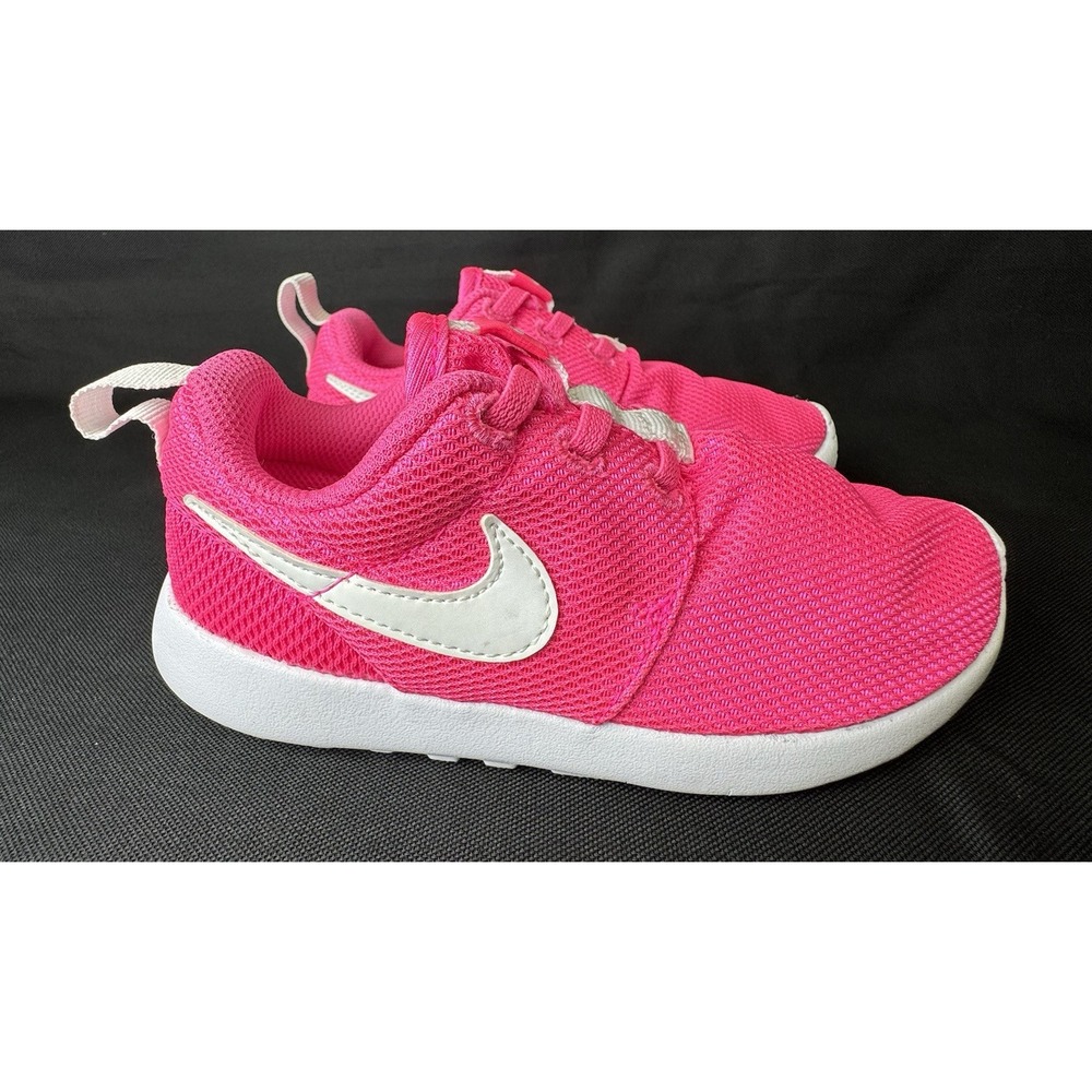 NIKE Roshe One Preschool Pink Blast & White U.S. Size 11.5 Child No Tie Slip On